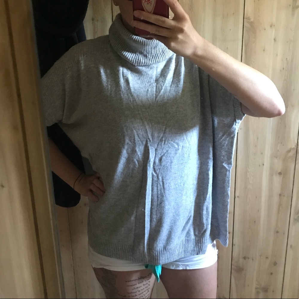 Poncho - Picture 2 of 2